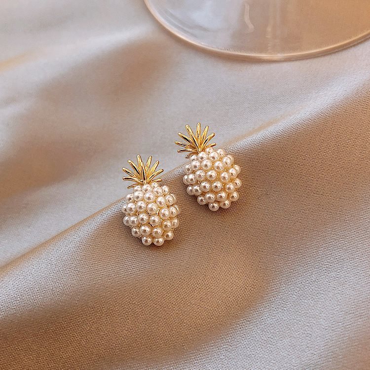 LANZA EARINGS 
Pineapple Starfish Pearl Earrings