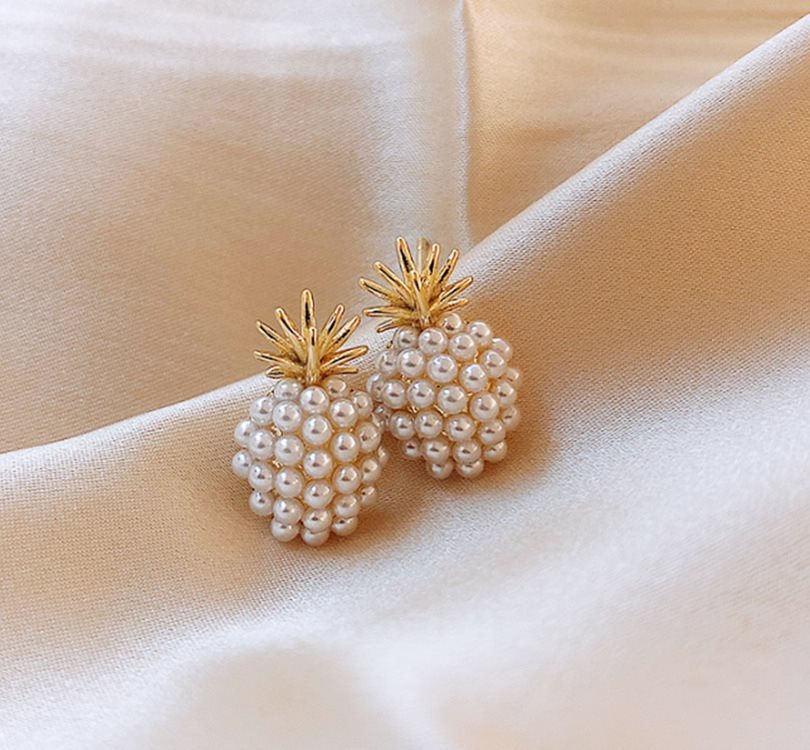 LANZA EARINGS 
Pineapple Starfish Pearl Earrings